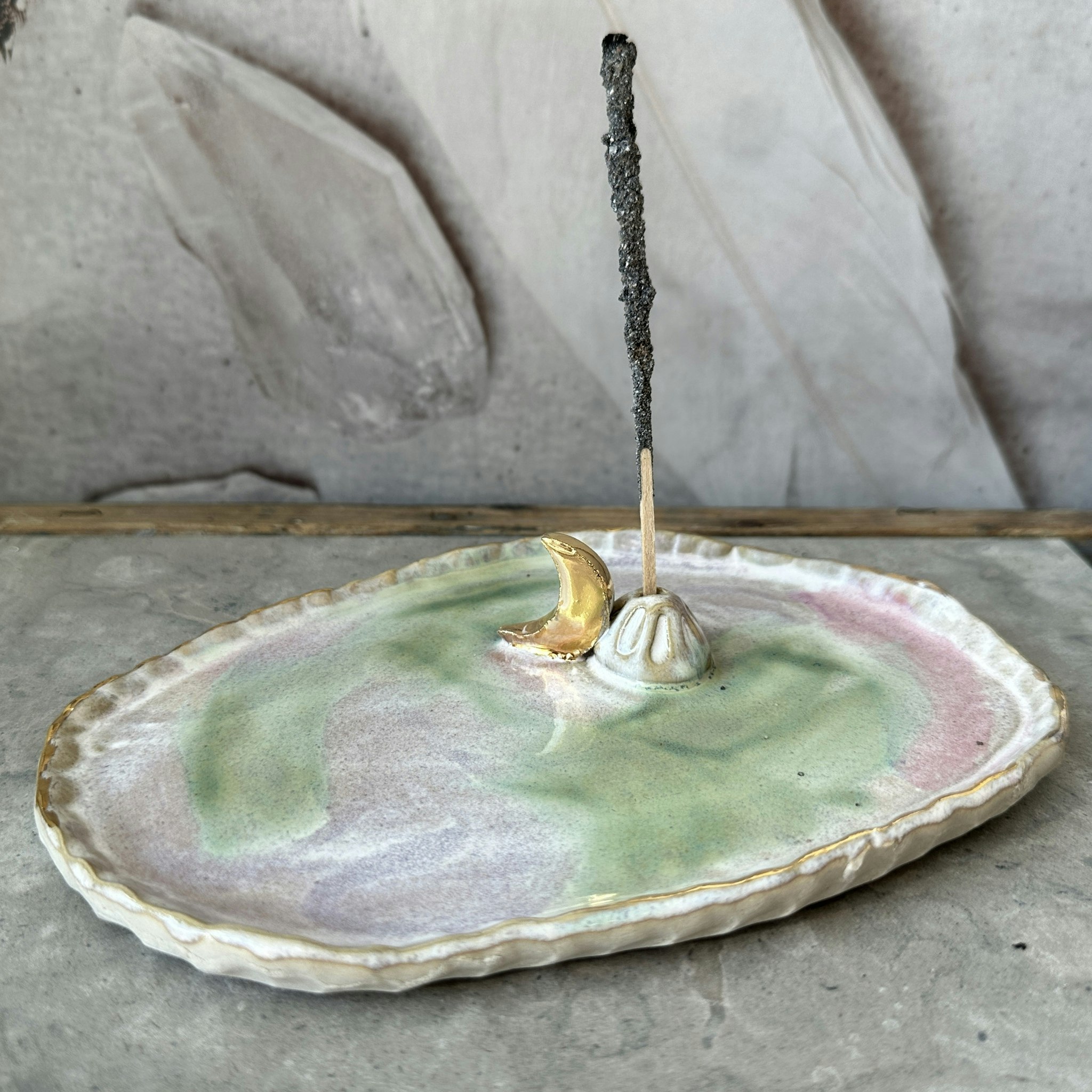 Rökelsefat Earth, oval med äkta guld (L)