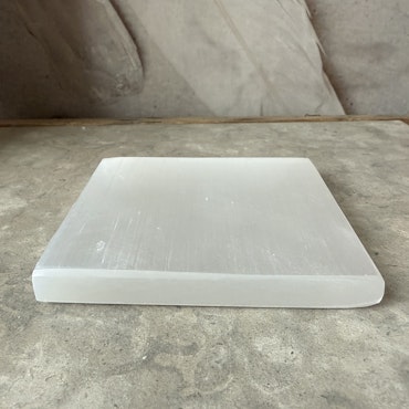 Selenit satin spar, kvadrat laddningsplatta (10 cm)