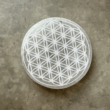 Selenit, flower of life rund laddningsplatta (10 cm)
