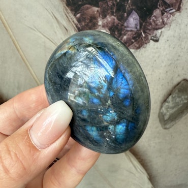 Labradorit, palmstone (C)