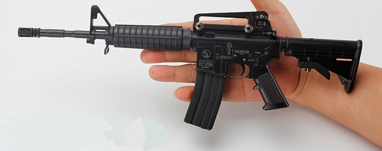Colt M4 Miniatyrmodell skala 1:2