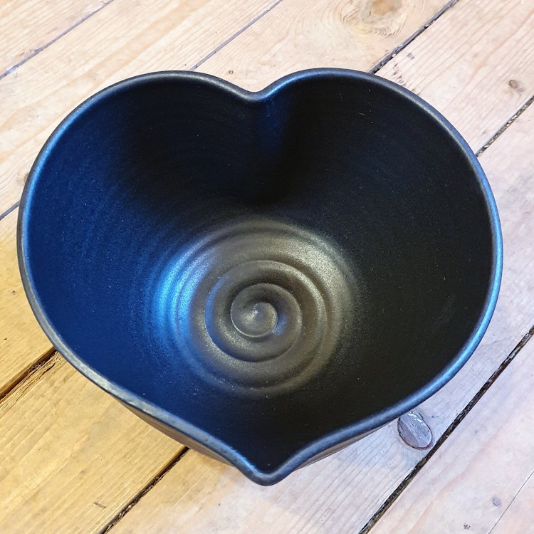 Hjärtskål, vit, grön, svart, beige
