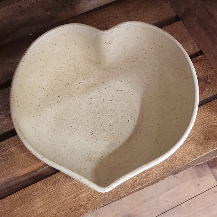 Hjärtskål, vit, grön, svart, beige