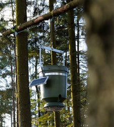 Nordic Gamekeeper - Komplett 125 liters foderautomat med FeedCon – med benställning, utan benställning eller upphängning  (inkl frakt)