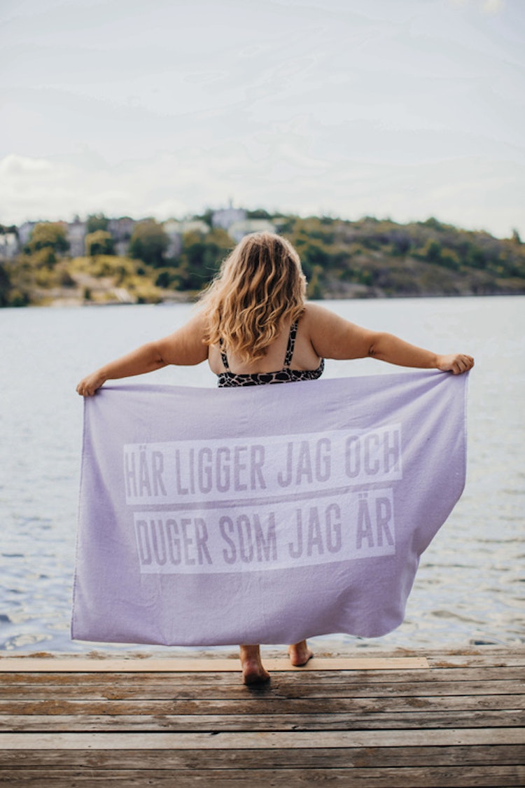 Lila strandpaketet: Badlakan + vattenflaska