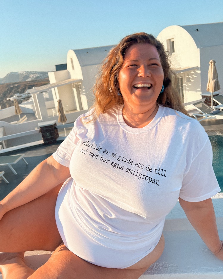 T-shirt "Mina lår är så glada att de till och med har egna smilgropar""