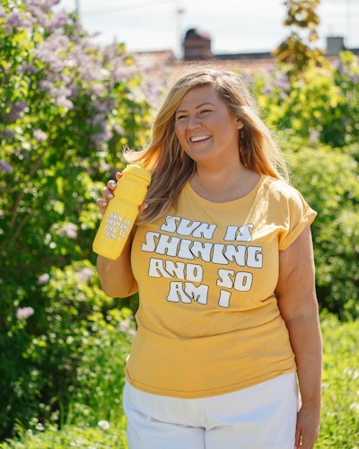 Gula paketet: T-shirt  + vattenflaska