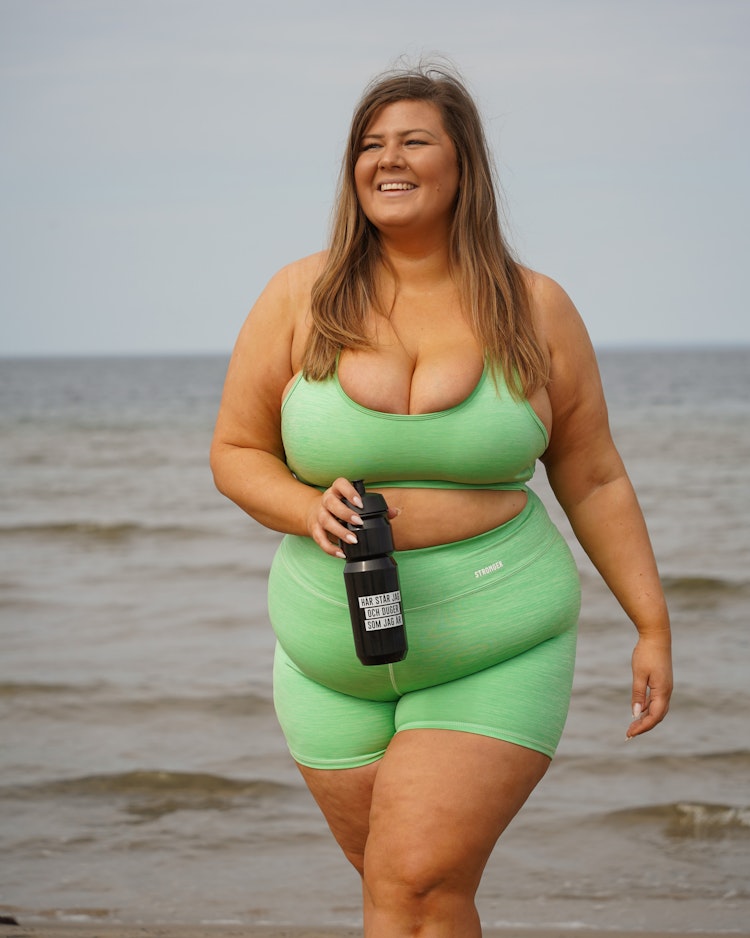 Lila strandpaketet: Badlakan + vattenflaska