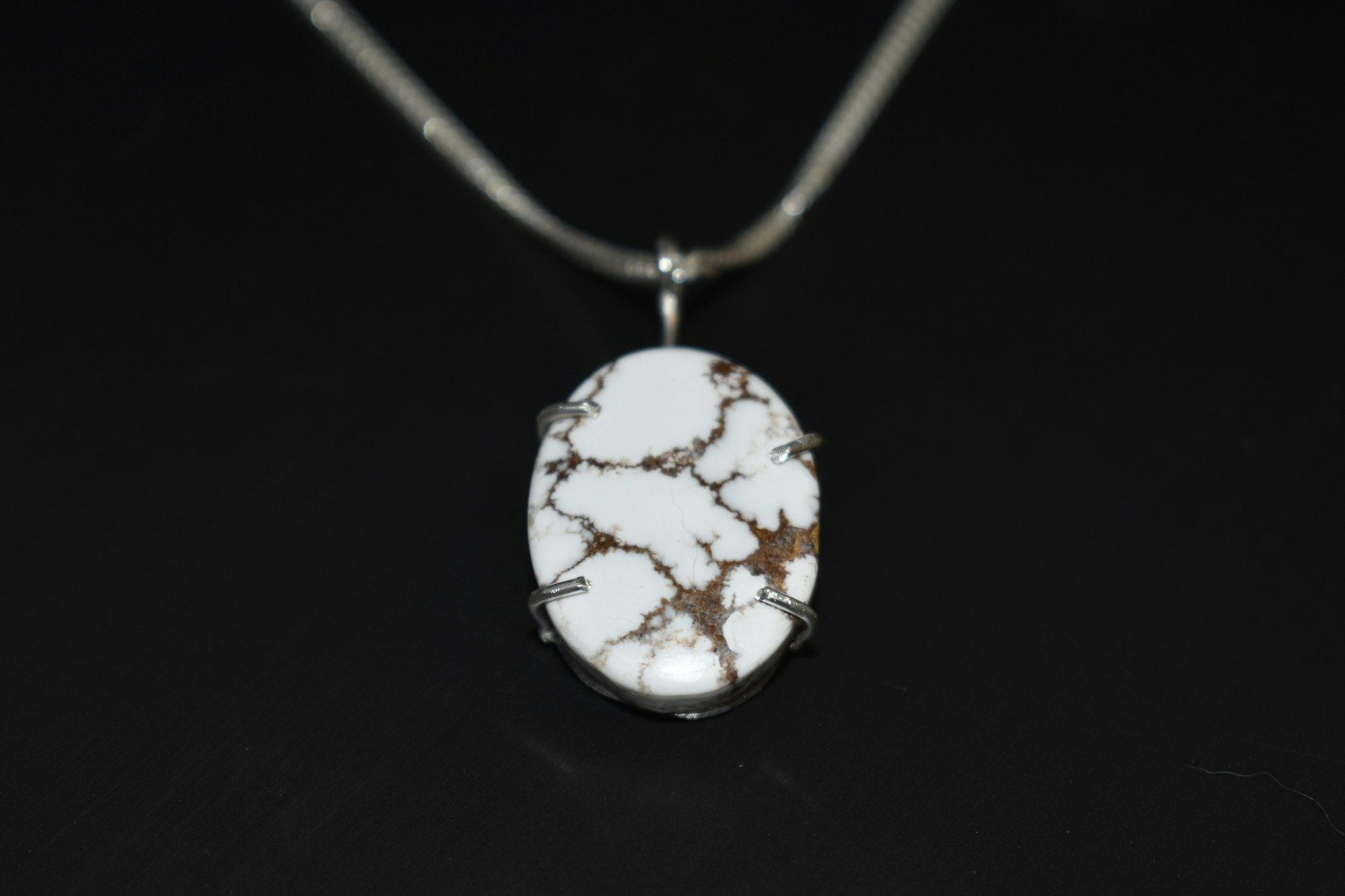 Wild horse magnesit häng - sterling silver