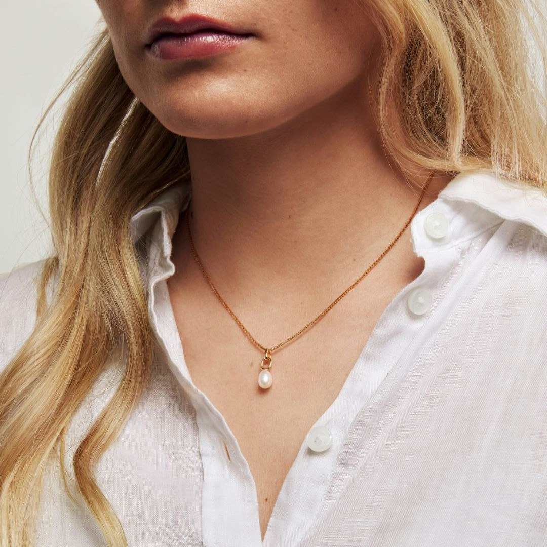 Coastal necklace