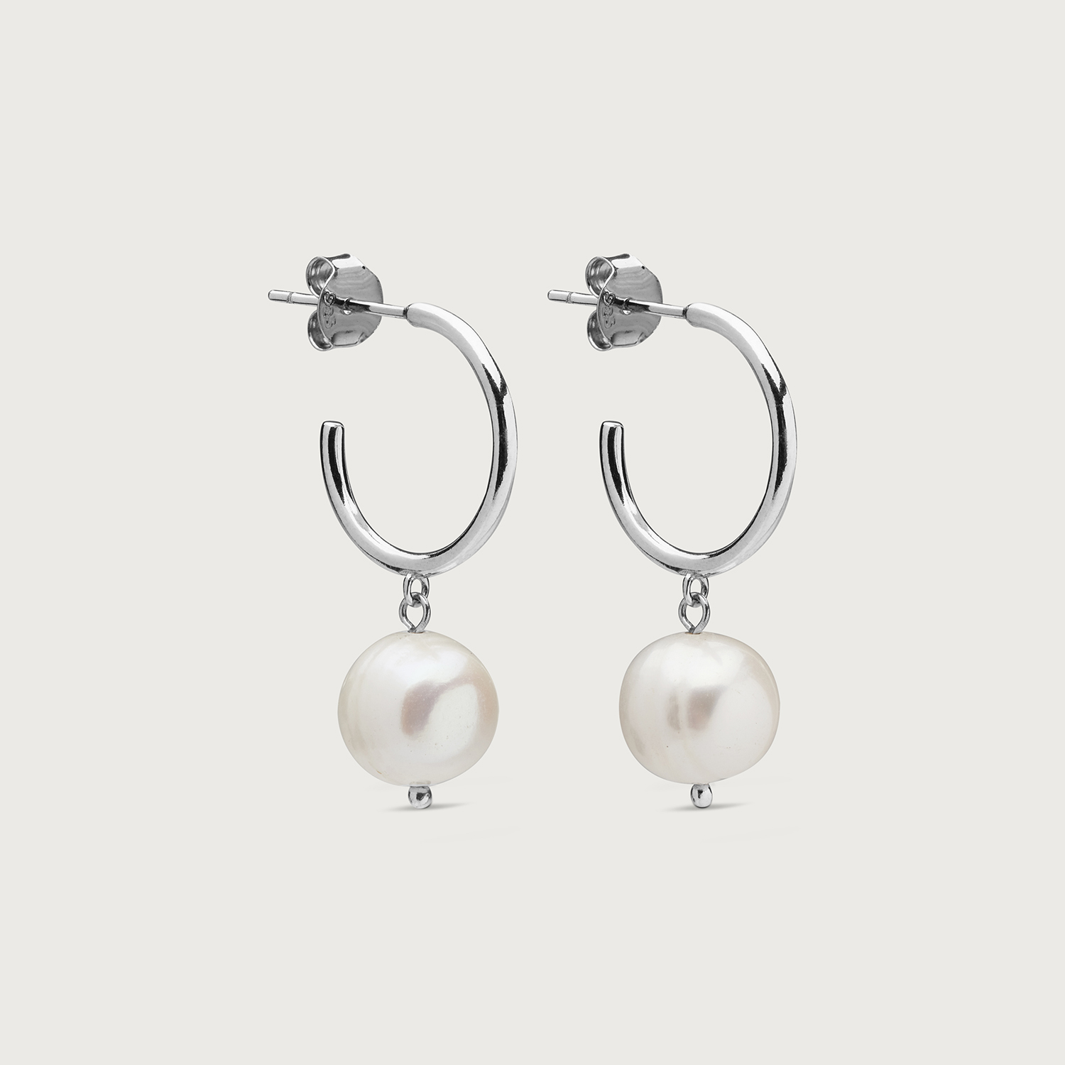 Pearly hoops earrings