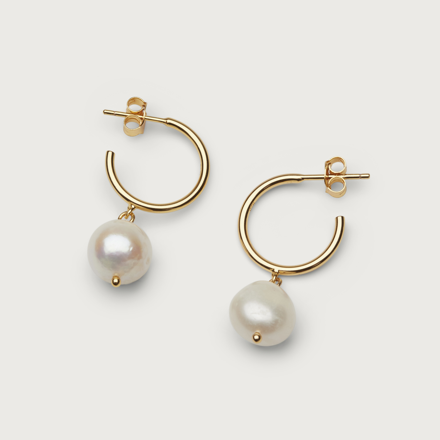 Pearly hoops earrings