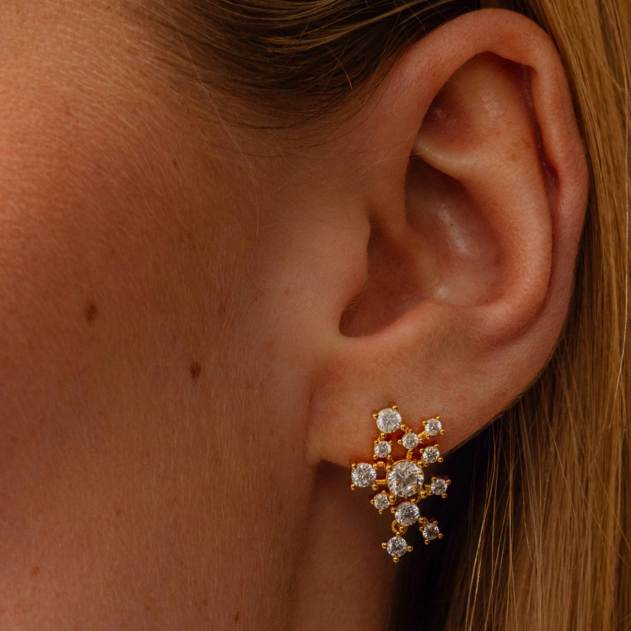 All day earrings