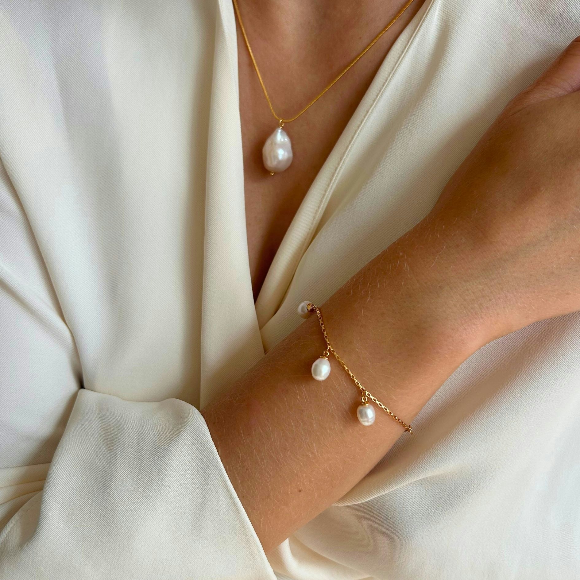 The One necklace