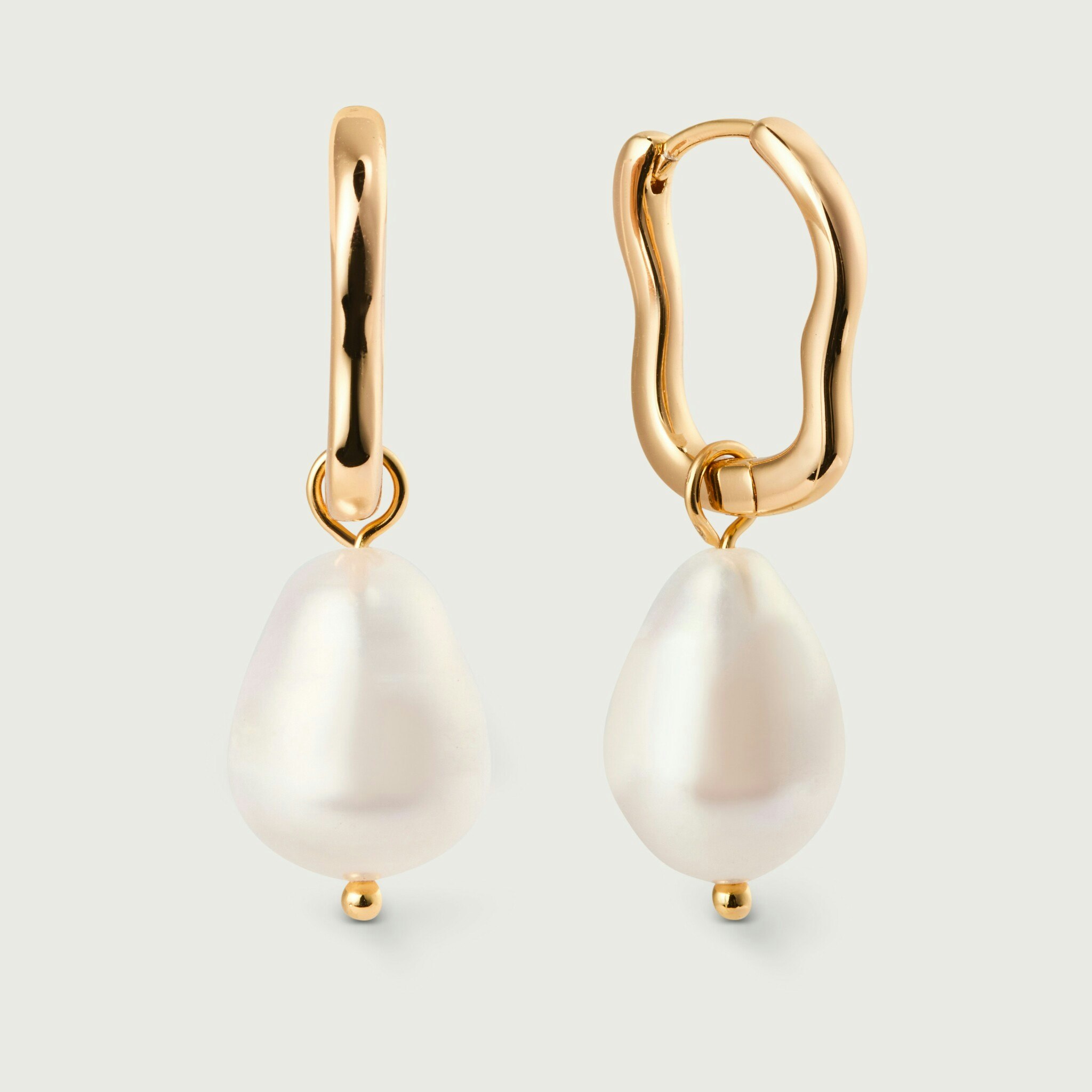 Go To Hoops earrings