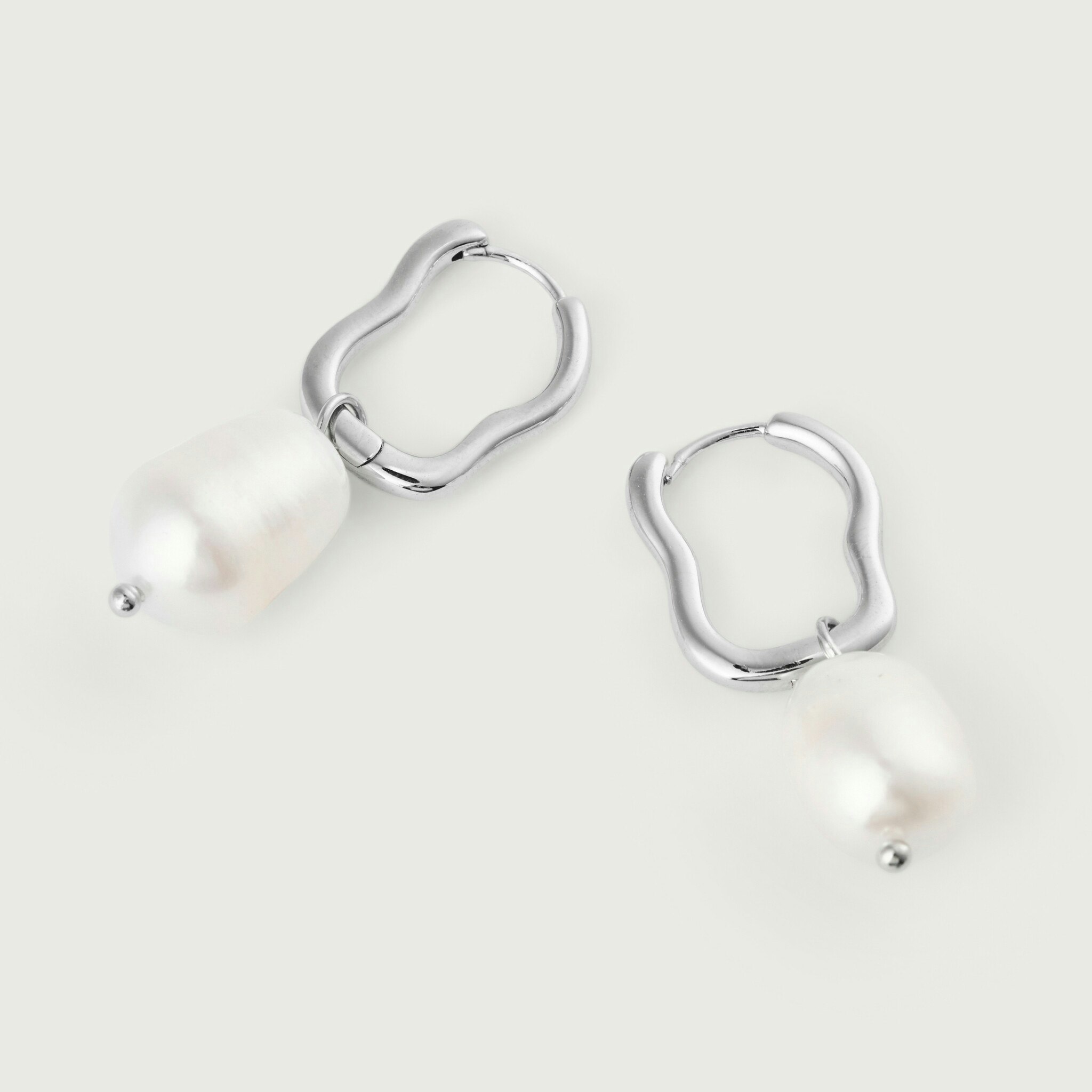 Go To Hoops earrings