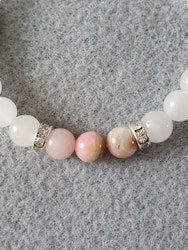Hvit jade og rosa opal