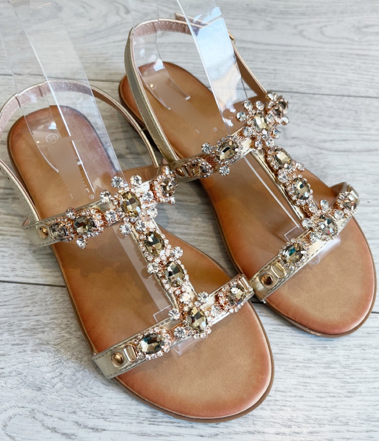 Sandal beige med stenar