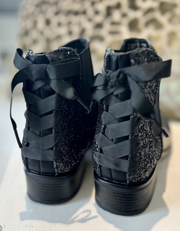 Boots svarta glitter rosett
