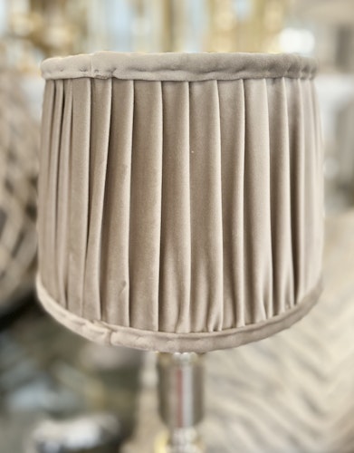 Lampskärm sammet beige mellan