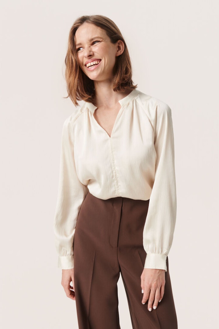 Soaked in luxury Ioana Blouse whisper white