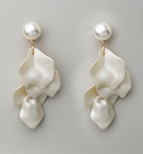 Bow 19 örhängen Pearl leaf white