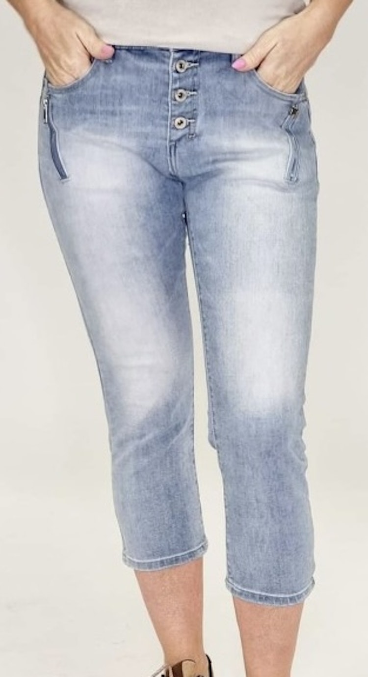 Caprishorts jeans ljusa