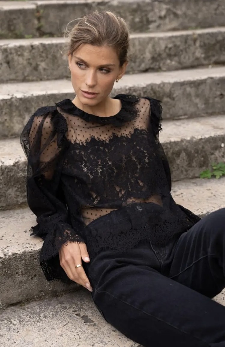 Choklate lace top