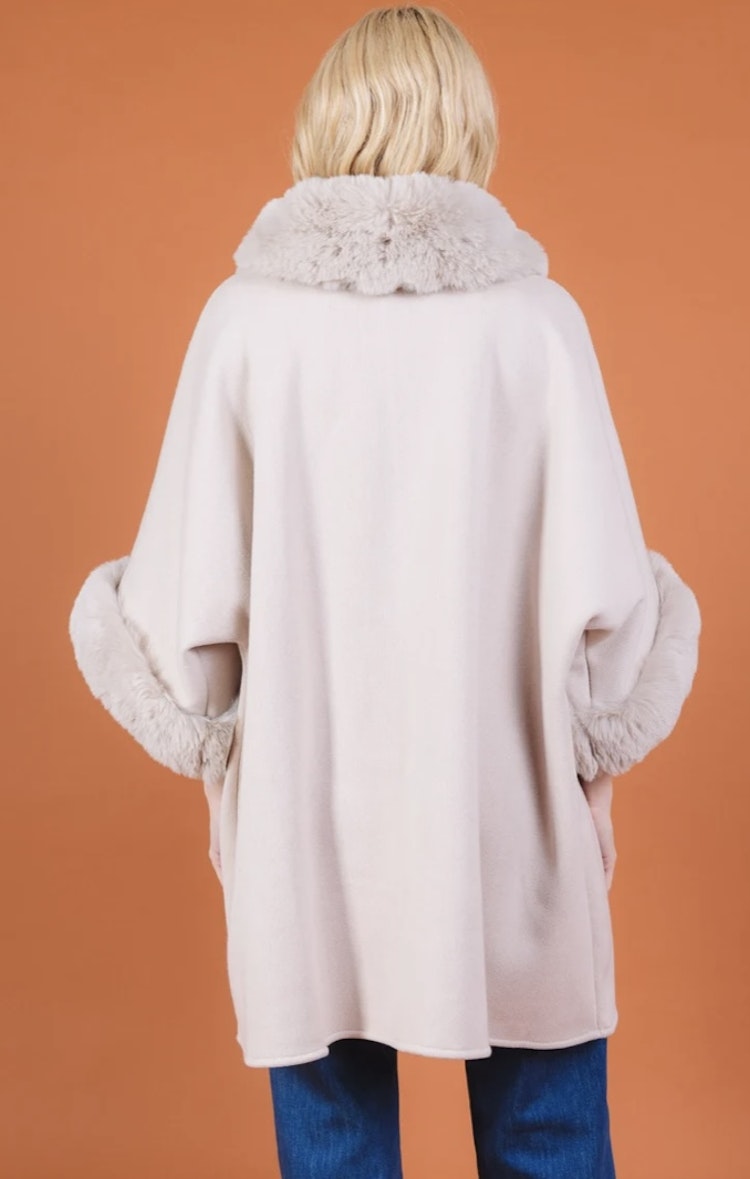 Poncho cape beige
