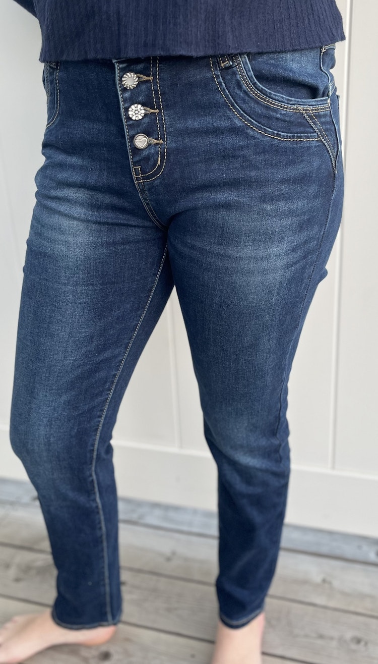 Chica London mörka jeans med diamantknappar