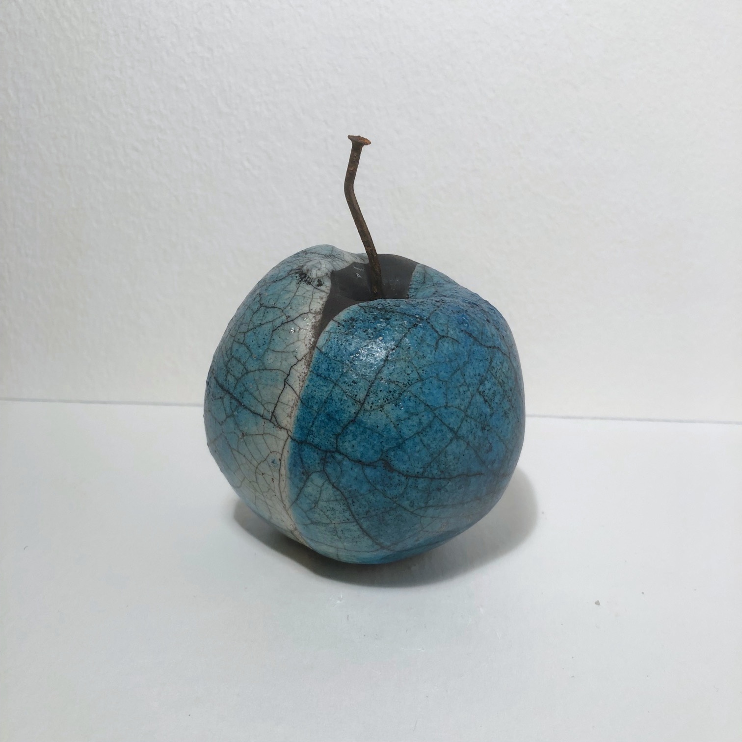 Rakubränt äpple i keramik - no 4