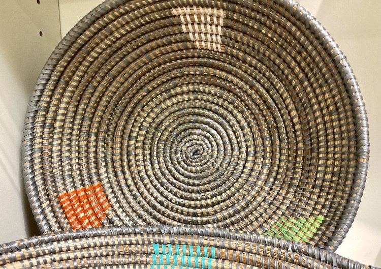 Korg, säv, grå/grön/orange/ ø 30 cm, Senegal