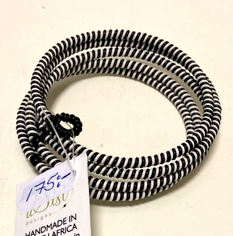 Armband av telefontråd, svartvit/5-radig, nickelfri, justerbar, Sydafrika