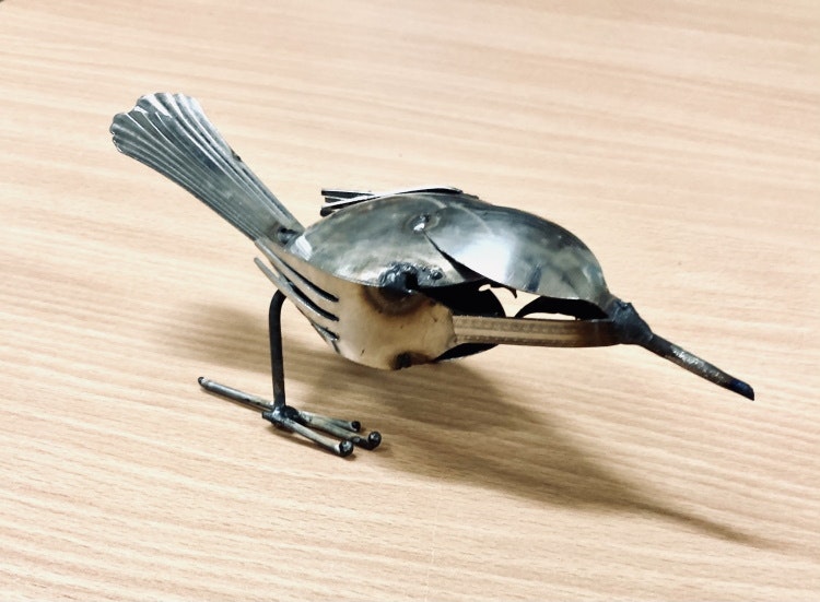 Solfågel, gjord av gafflar, ca 10x5 cm, Zimbabwe