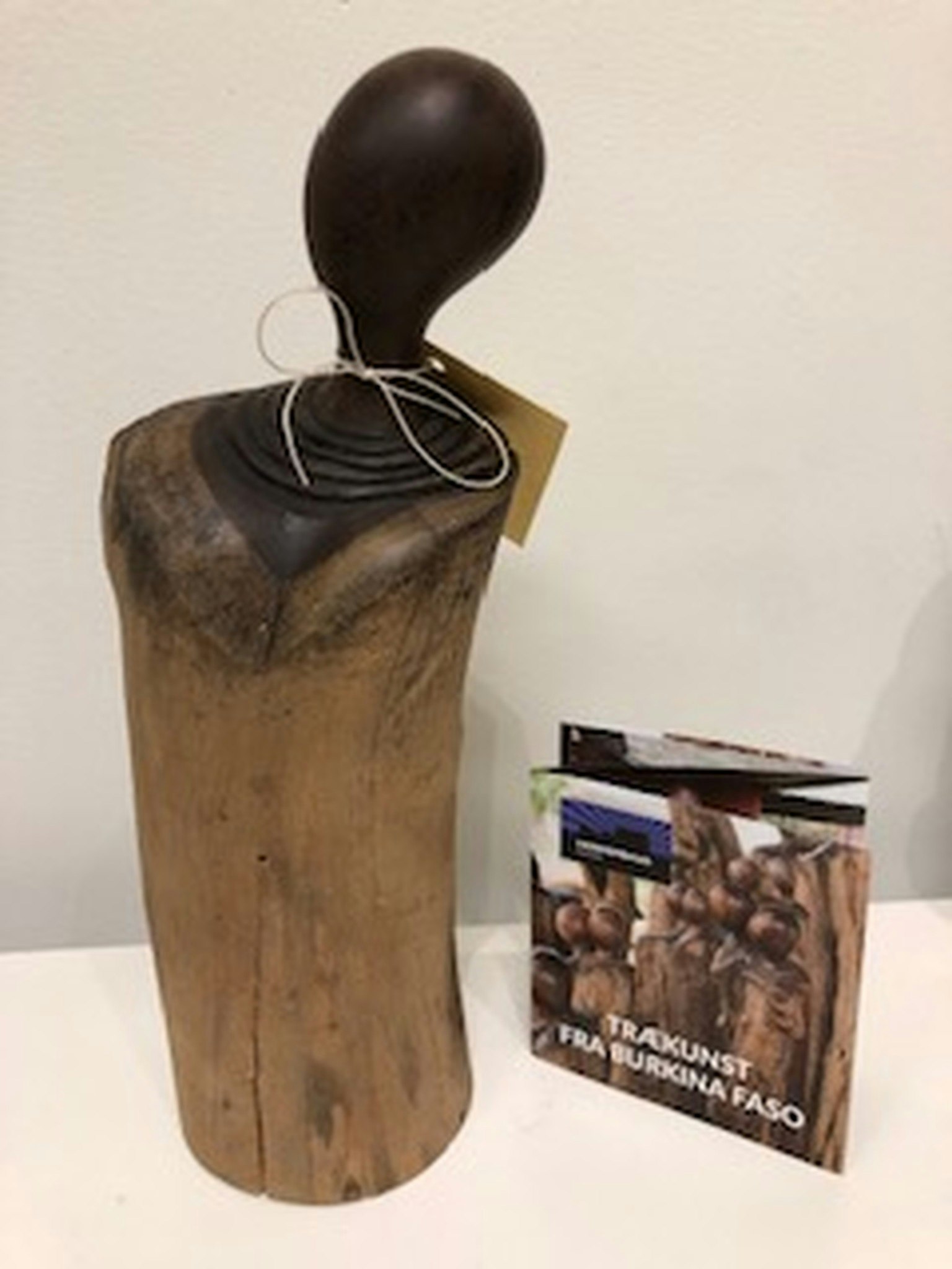 Konsthantverk i trä av konstnär Abdoul Zigane/Burkina Faso