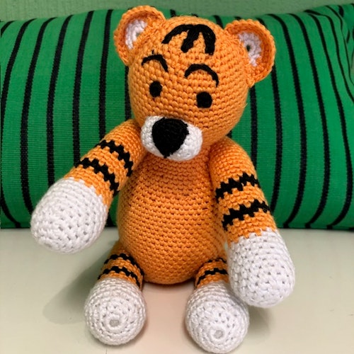 Virkad tiger i bomull, tillverkad i Bangladesh, höjd ca 16 cm
