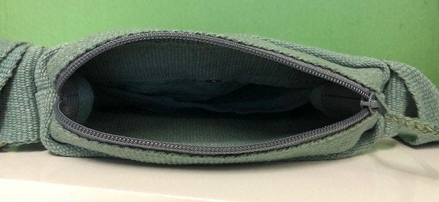 Pocketbag i handfärgat/vävt bomullstyg från Nepal, mild grön/Fair Trade