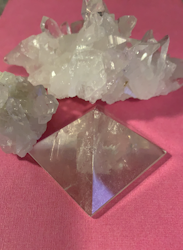 Bergkristall Pyramid 4x4 cm