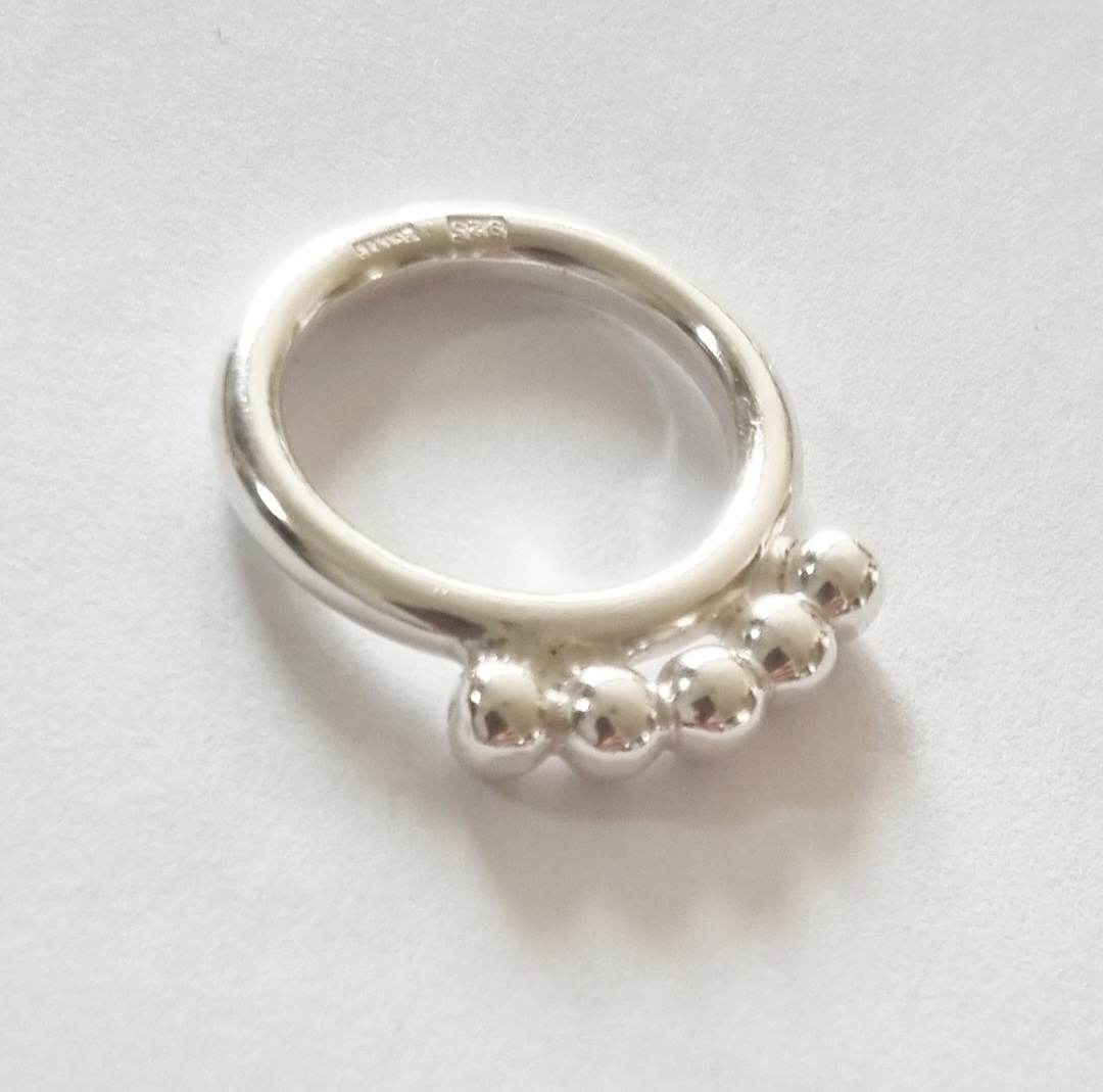 Lillasyster ring med chunky kulor äkta silver