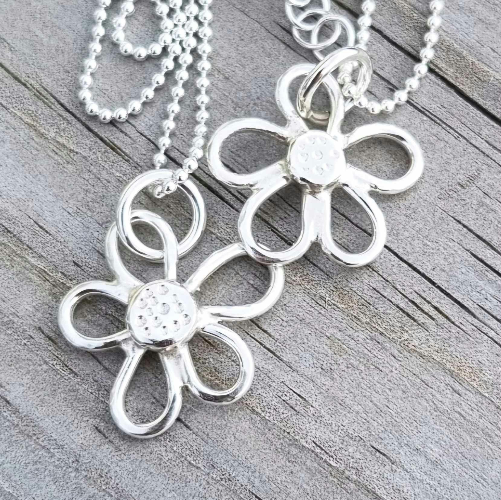 Daisy handgjord blomma i äkta silver