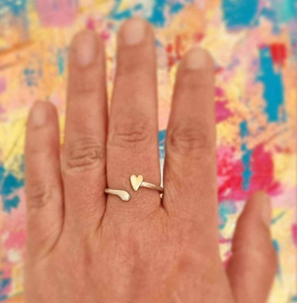 Open heart ring in sterling silver with hand-cut heart in brass Happy Heart
