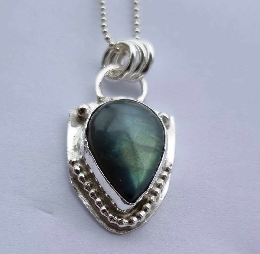 Silver shield with labradorite set in sterling silver