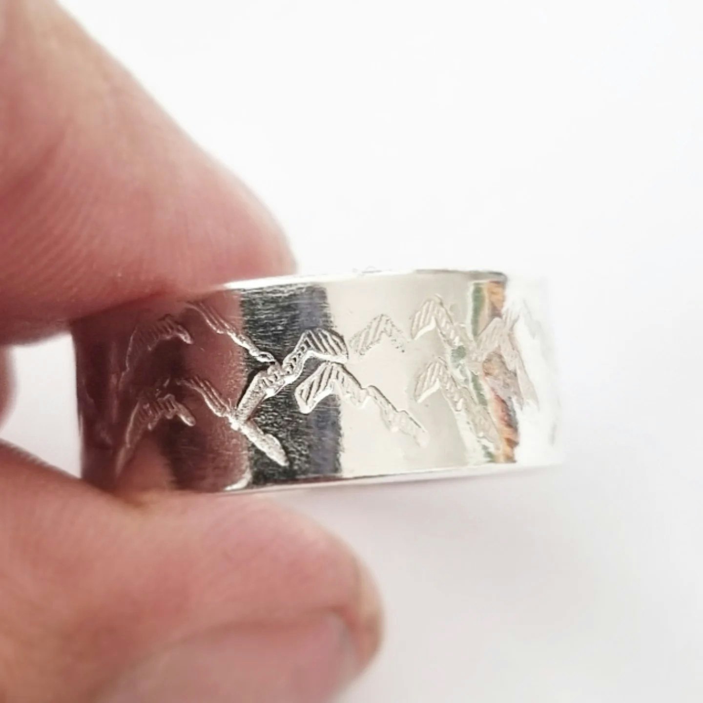 Fjällen bred silverring med fjäll och berg