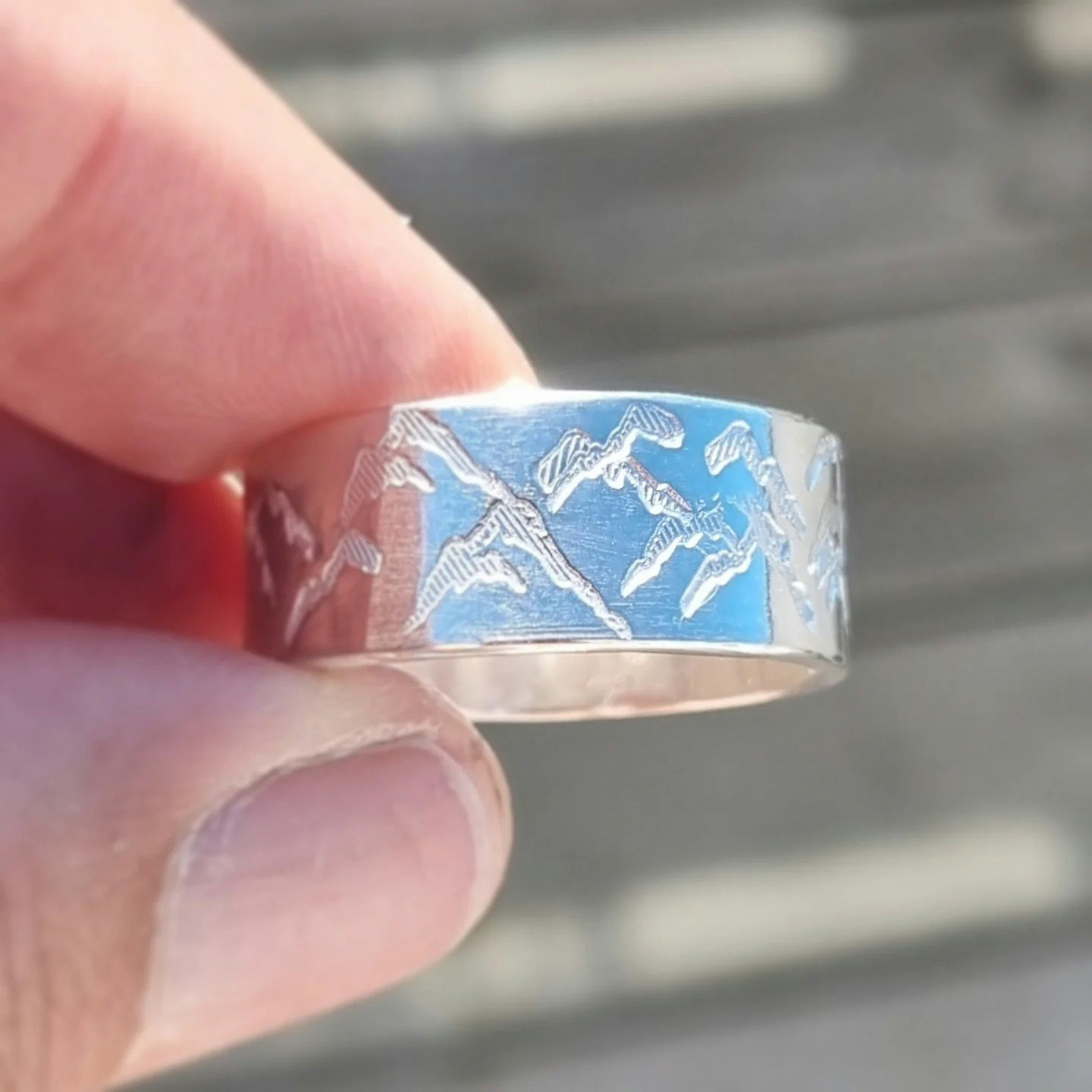 Fjällen bred silverring med fjäll och berg