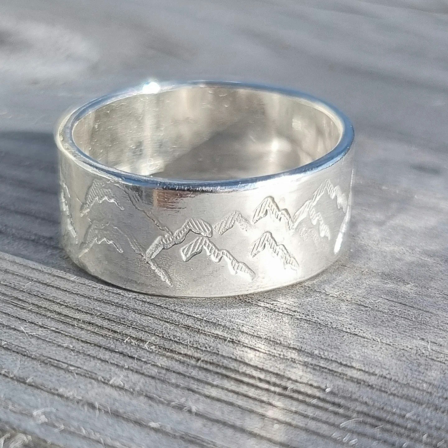 Fjällen bred silverring med fjäll och berg