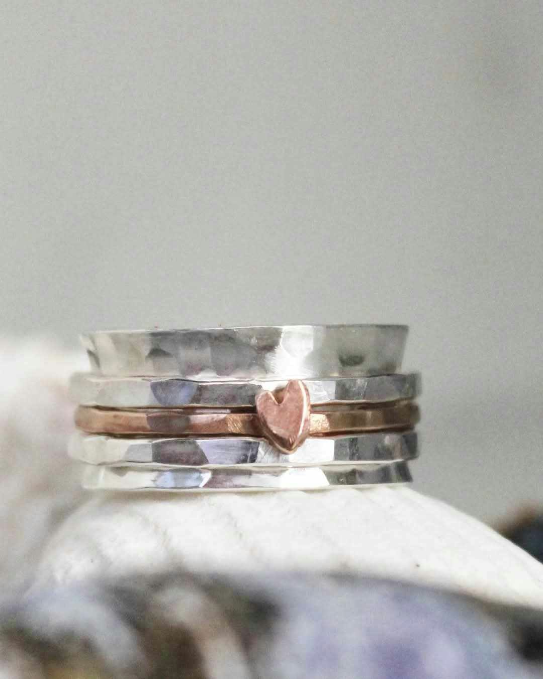 Snurring - spinningring i äkta silver med bronshjärta på bronsring