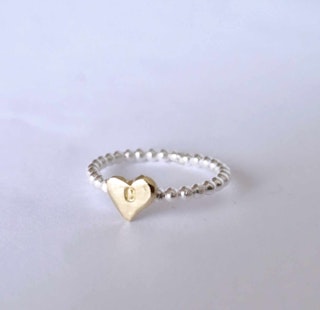 Happy Heart Initials kulring i äkta silver med handsågat bokstavshjärta i mässing