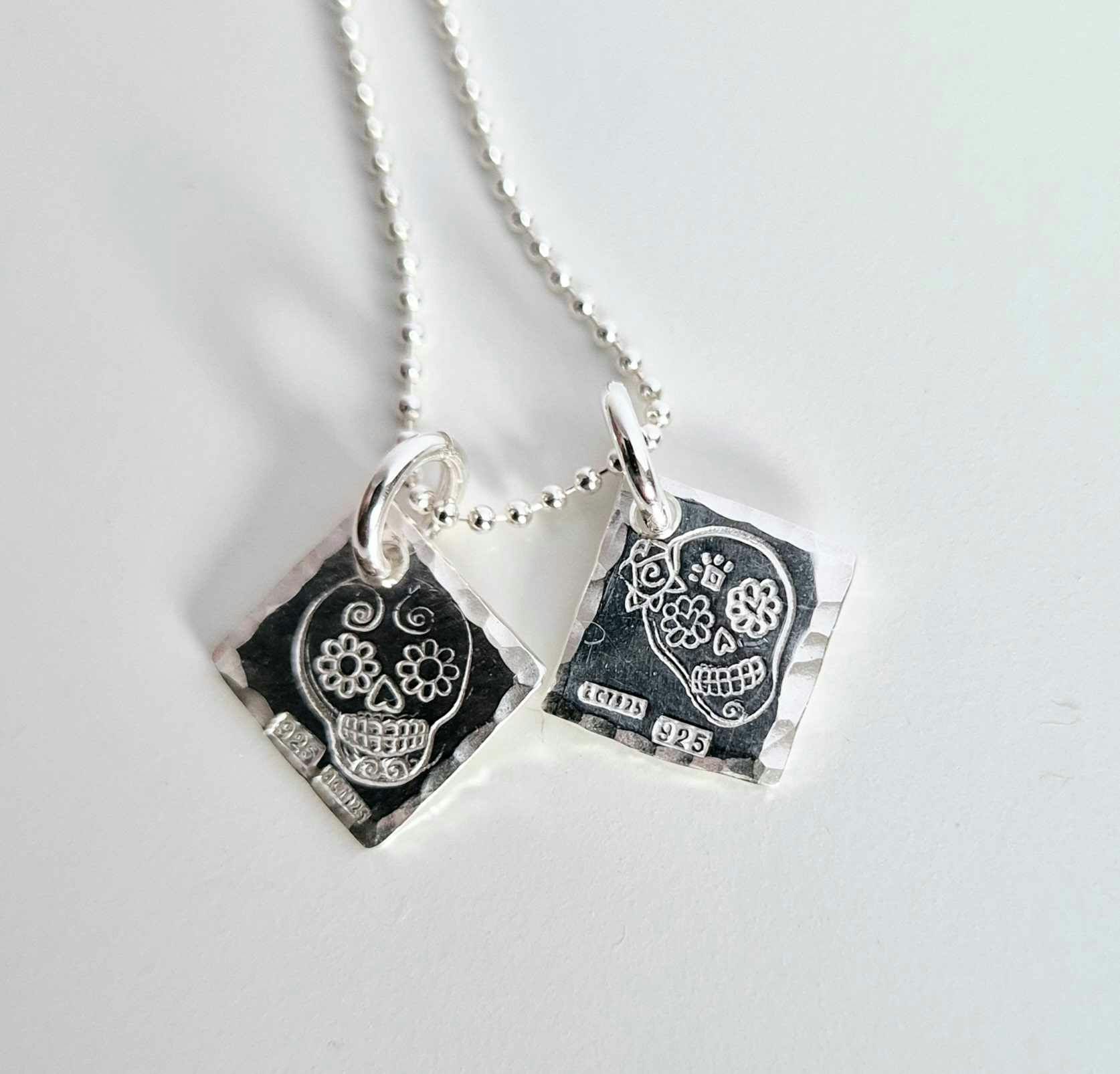 Silverhalsband med en döskalle i äkta silver HIM