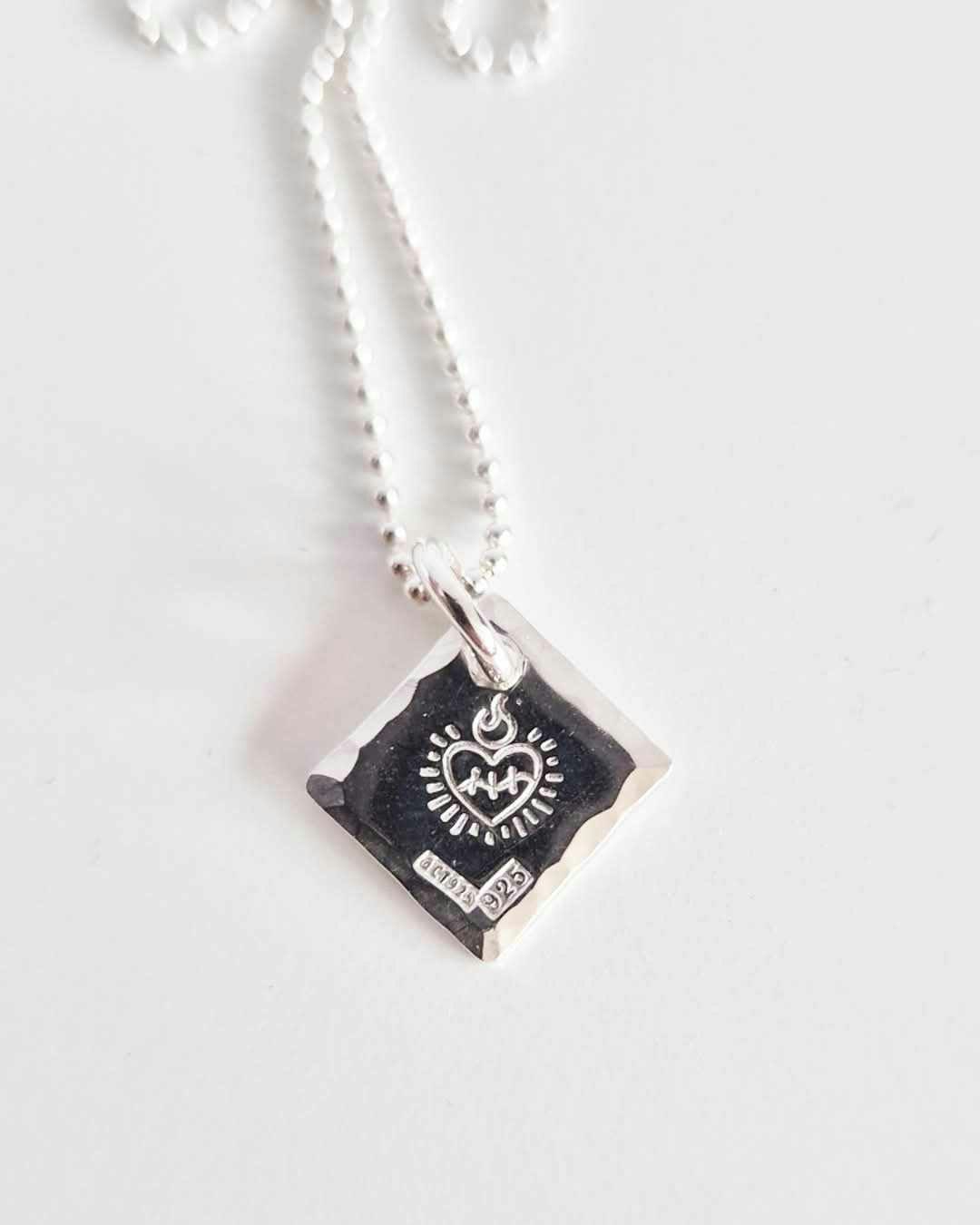 Silverhalsband Burning Heart i äkta silver