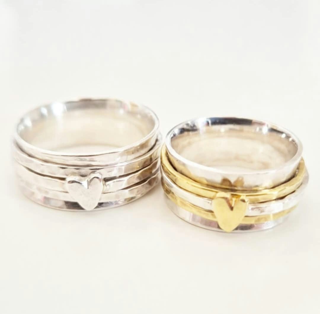 Snurring - spinningring i äkta silver med handsågat mässinghjärta